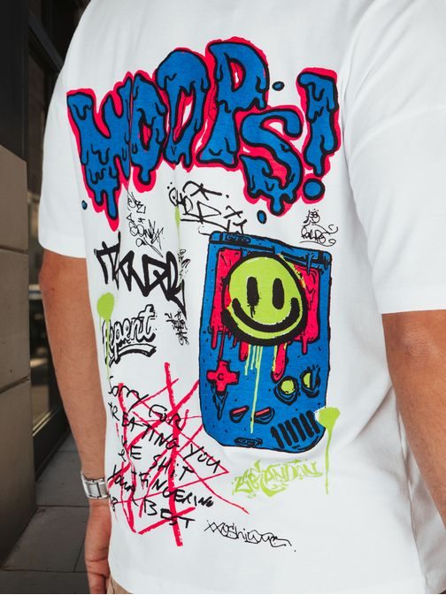 Izvirna bela majica s krepkimi napisi