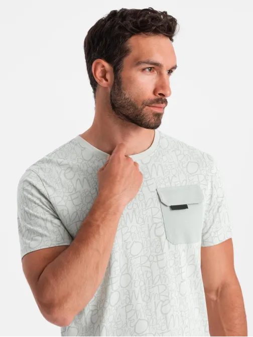 Moška zelena majica z okrasnim žepom in natisnjenimi črkami V4 S2042