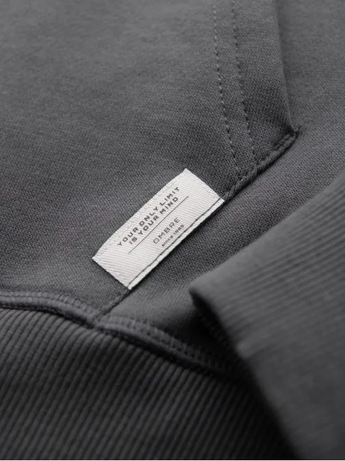 Kul siva majica s kapuco in napisom na prsih V2 OM-SSNZ-0241