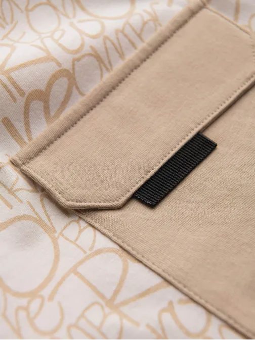 Rjava majica s trendovskim potiskom in žepkom V1 TSFP-0188