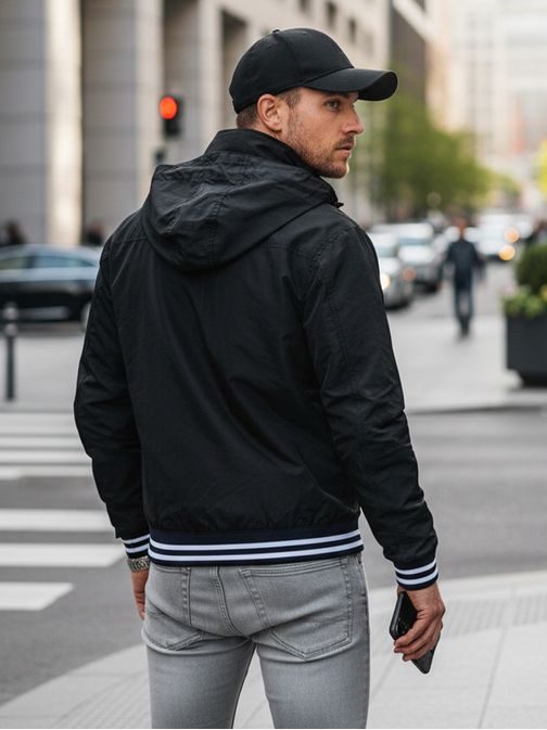 Črna prehodna jakna s kapuco