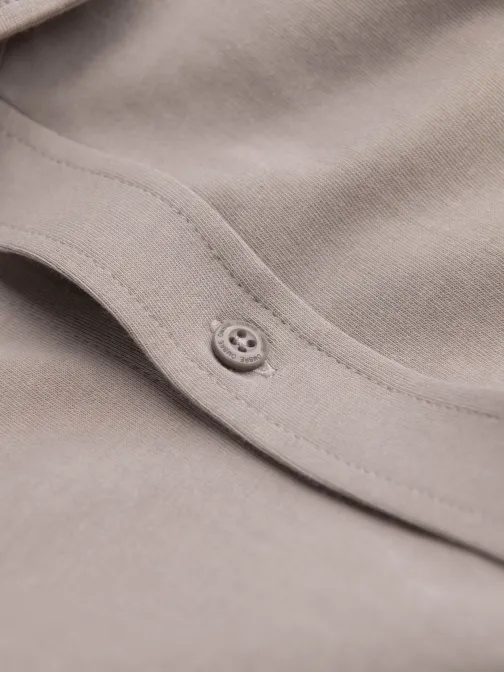 Modna pepelnata srajca z našitkom V5 SHCS-0138