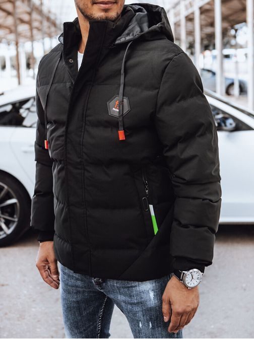 Trendovska zimska jakna s kapuco v črni barvi