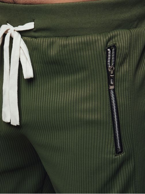 Vpadljive zelene jogerje z žepi