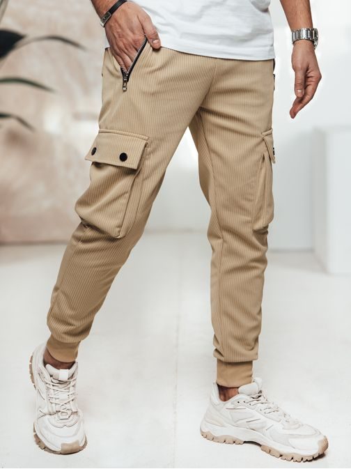 Vpadljive bež joggerje z žepi