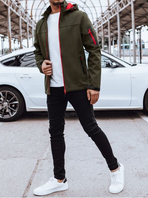 Trendovska softshellová jakna z izrazitimi elementi v kaki barvi