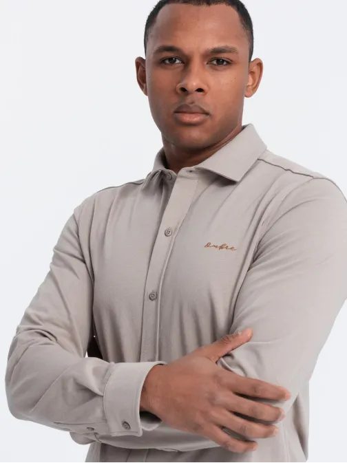 Modna pepelnata srajca z našitkom V5 SHCS-0138