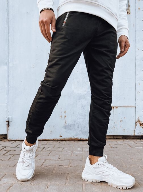 Zanimiva črna moška trenirka