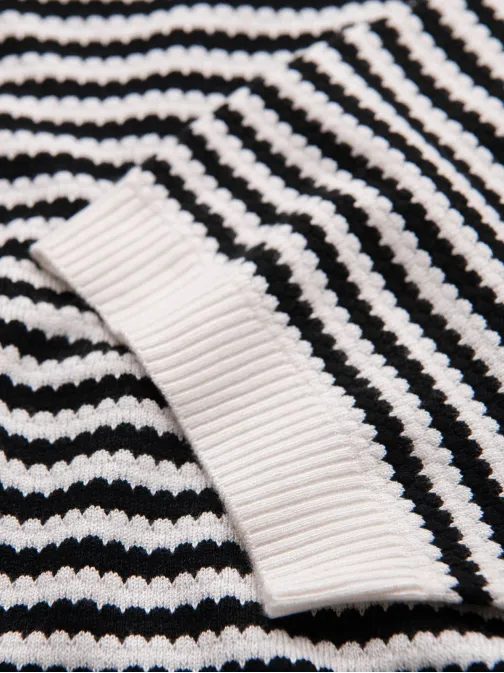 Črno-bela majica V1 TSCT-0255