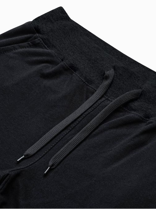 Trendovske kratke hlače v črni izvedbi P29