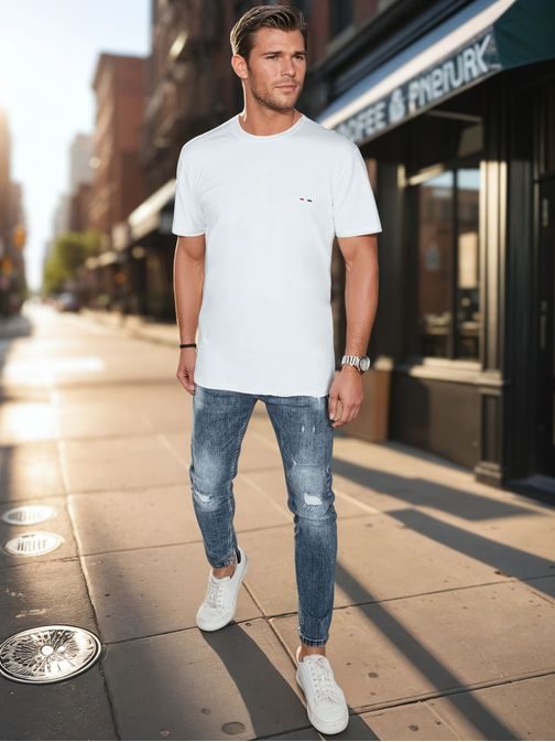 Trendovska bela majica s kratkimi rokavi in ​​logotipom