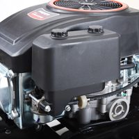 Nádrž a motor traktora HECHT 5114