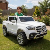 Detské autíčko s chlapcom na záhrade Mercedes XMX606 white