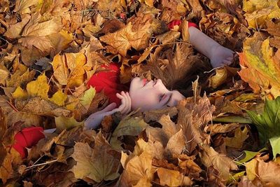 Ako a prečo hrabať lístie?