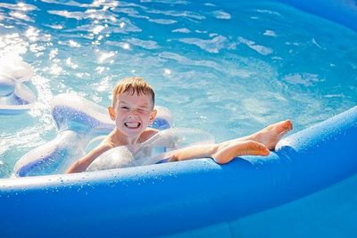 Prečo vám zozelenela voda v bazéne?