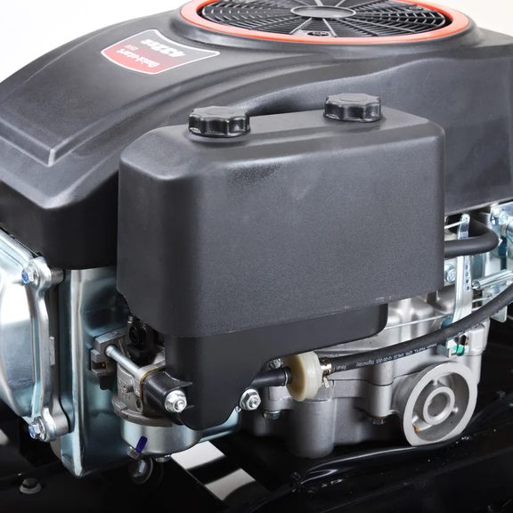 Nádrž a motor traktora HECHT 5114