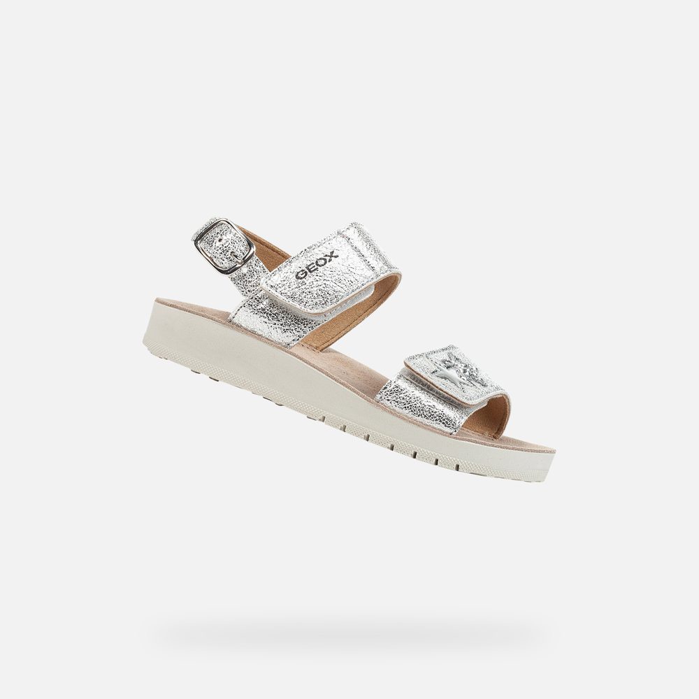 Levně Stříbrné dívčí sandály Geox Sandal Costarei - 28