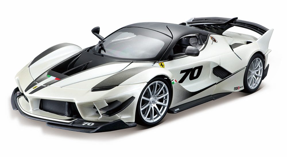 Levně Bburago 1:18 Ferrari TOP FXX-K EVO No.70 (white/black)