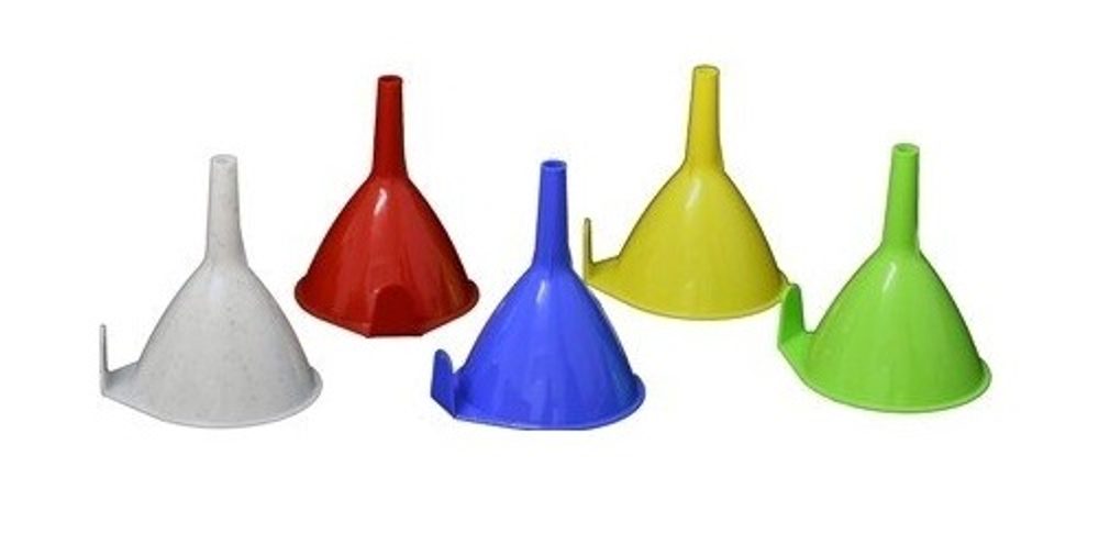 Levně nálevka d 8cm VM, plast
