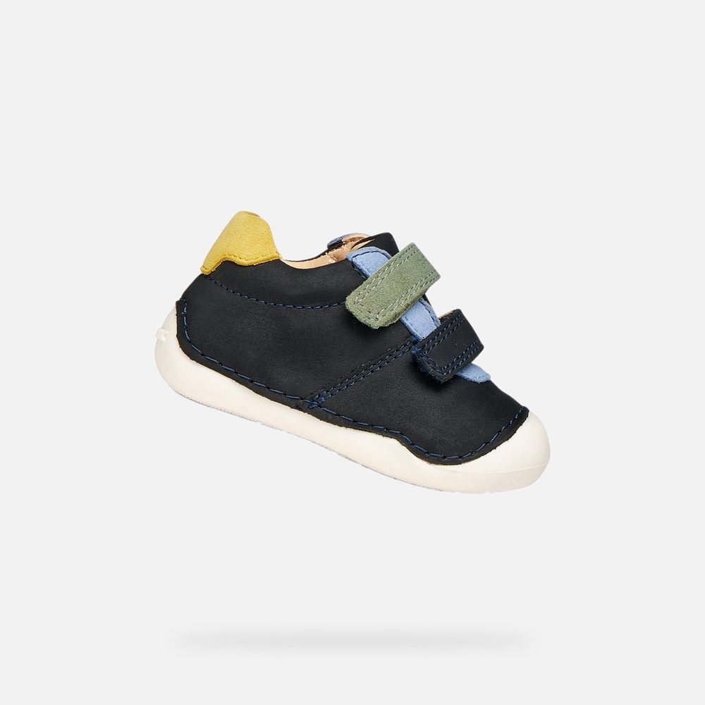 Levně Tmavě modré chlapecké barefoot boty pro první kroky Geox Tutim - 19
