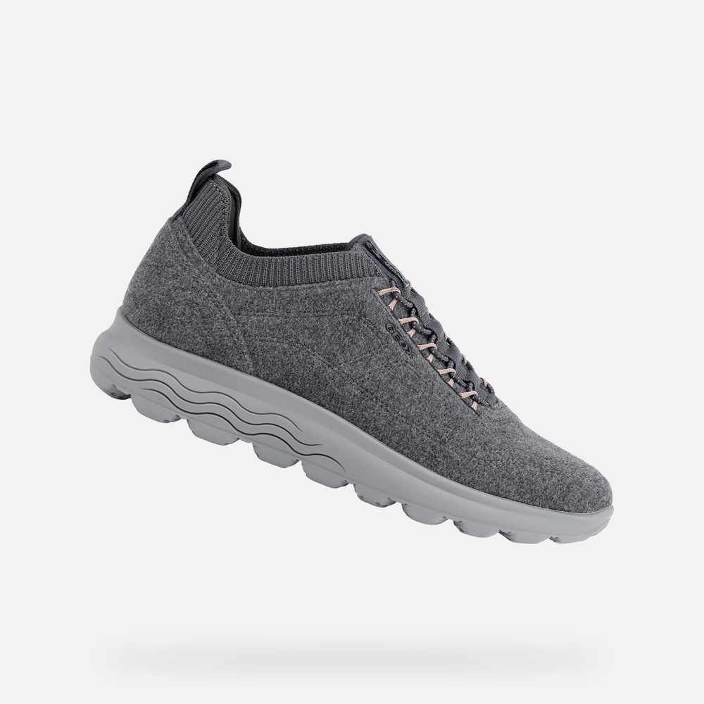 Šedé dámské tenisky Geox Spherica - 38
