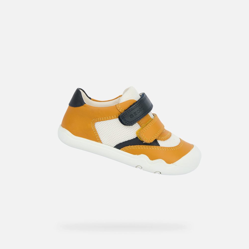 Levně Žluté chlapecké barefoot tenisky pro první kroky Geox Steppieup - 20