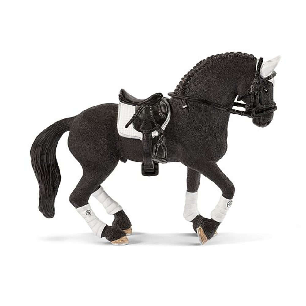 Levně SCHLEICH Turnajový hřebec Fríského koně