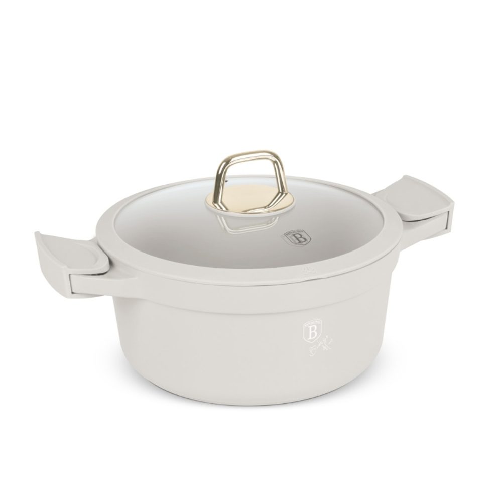 Levně BERLINGERHAUS Kastrol s poklicí s titanovým povrchem 24 cm Sahara Collection BH-7787