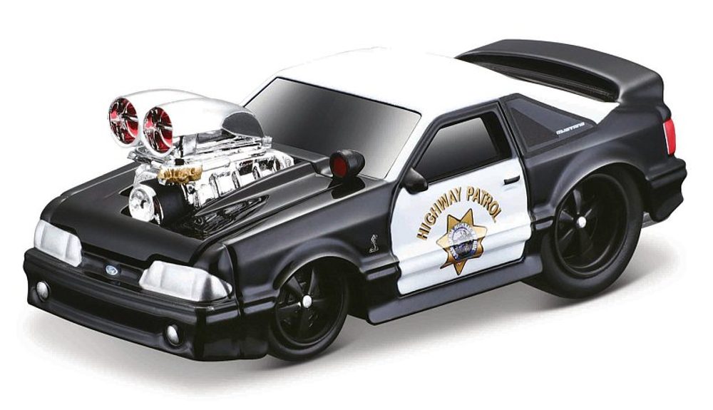 Levně Maisto - Muscle Machines - 1993 Ford Mustang SVT Cobra, 1:64