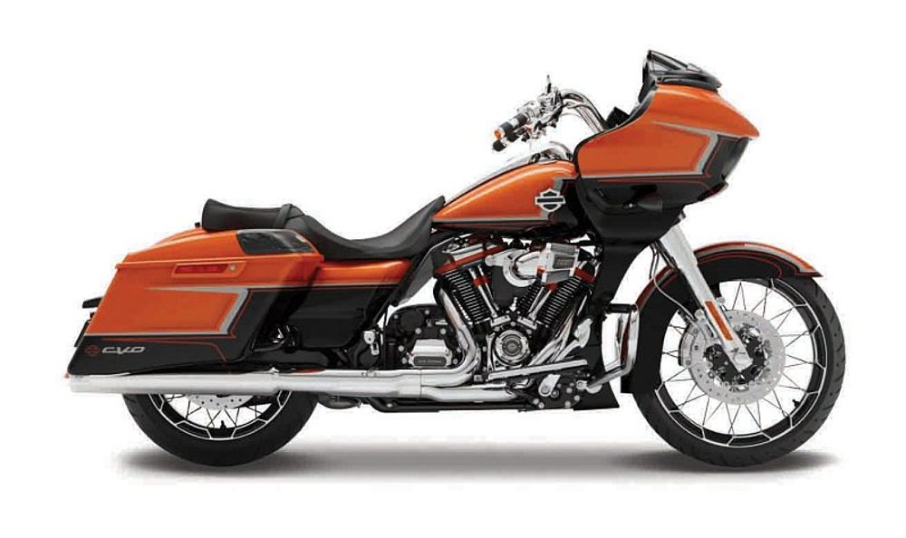 Levně Maisto - HD - Motocykl - 2022 CVO Road Glide, oranžovo-metalic černá (serie 44), blister box, 1:18