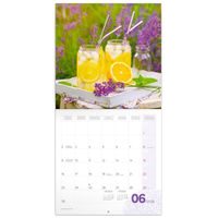 NOTIQUE Stolový kalendár Girls 2025, 23,1 x 14,5 cm