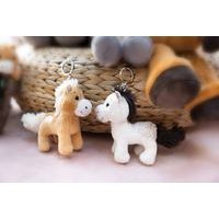 NICI NICI plyš Motýlek Love 21cm, v dárkové krabičce