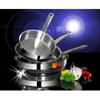 pánev d22cm 1,5l NR KLASIK kov.rukojeť