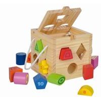 Dřevěná kostka se zastrkovacími tvary