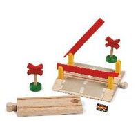 Železniční přejezd se závorami