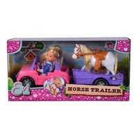 Panenka Evička s džípem a přívěsem pro koně