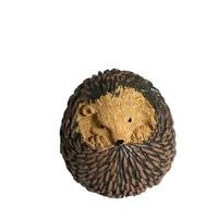 dekorace JEŽEK schoulený 6x6,5cm, v.6cm, sáček, polyresin