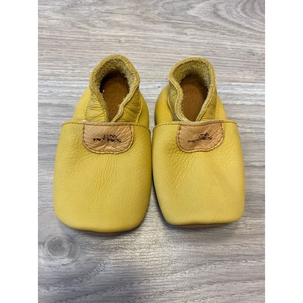 Kožené capáčky Pegres 1098 žlutá