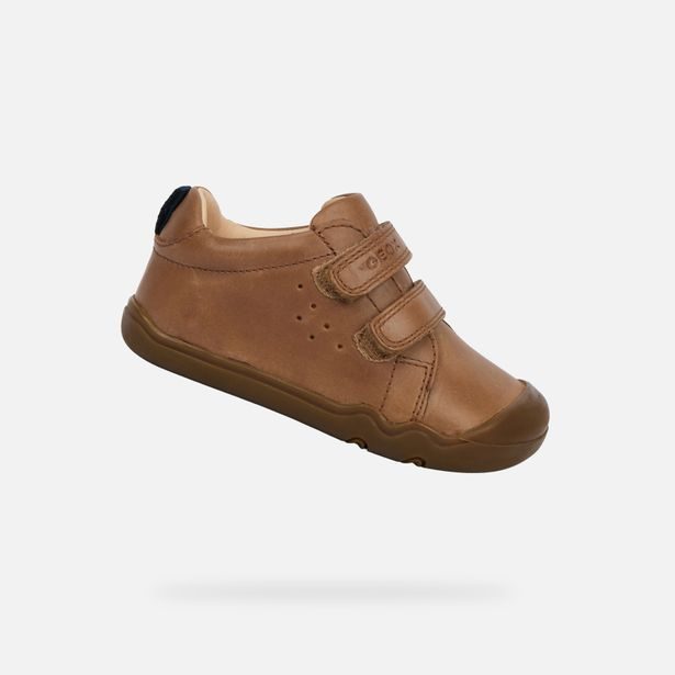 Hnědé chlapecké barefoot boty pro první krůčky Geox Steppieup Boy