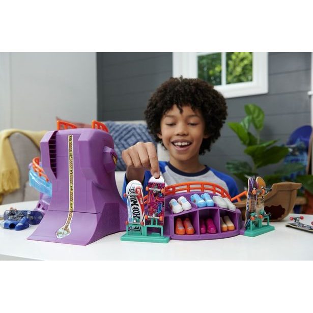 HW SKATES SKATE OCTOPARK