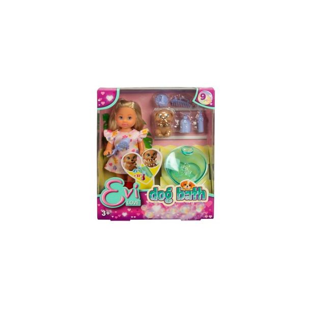 Panenka Evička koupe pejska