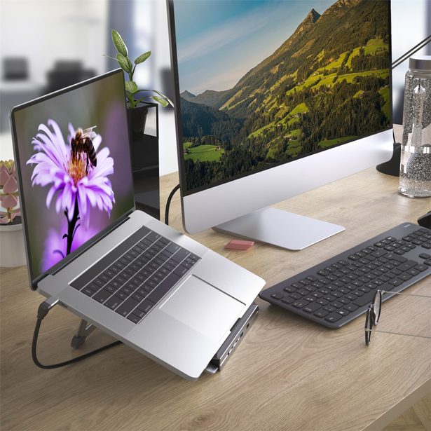 Hama USB-C dokovací stanice a stojan pro notebook Connect2Office Stand, 12 portů
