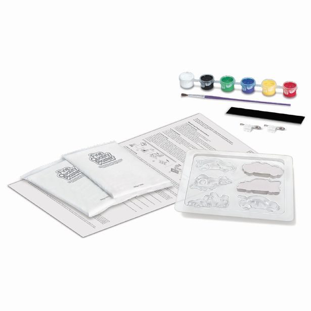 Výroba a malování - závodní auta