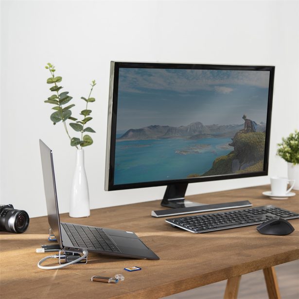 Hama USB-C dokovací stanice Connect2Office Basic, 9 připojení, odnímatelné nožičky