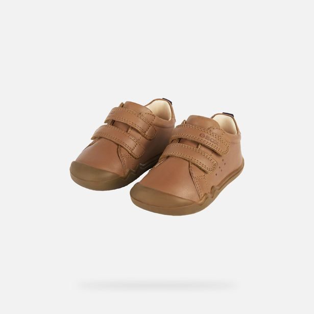 Hnědé chlapecké barefoot boty pro první krůčky Geox Steppieup Boy