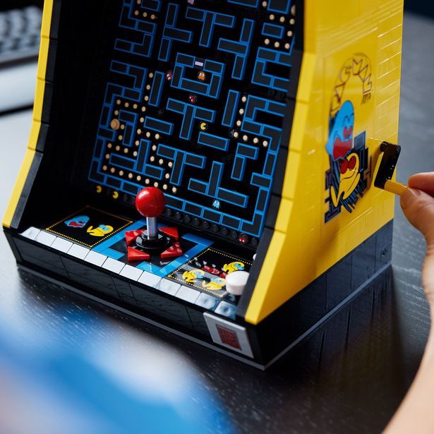 Arkádový automat PAC-MAN