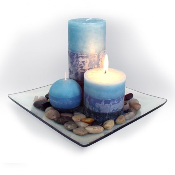 TORO Dárkový set 3 svíčky s vůní borůvky na skleněném podnosu s kameny._hamashop