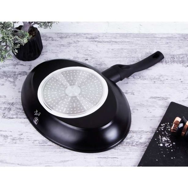 BERLINGERHAUS Pánev na ryby a steaky s mramorovým povrchem 35 cm Black Rose Collection BH-7149