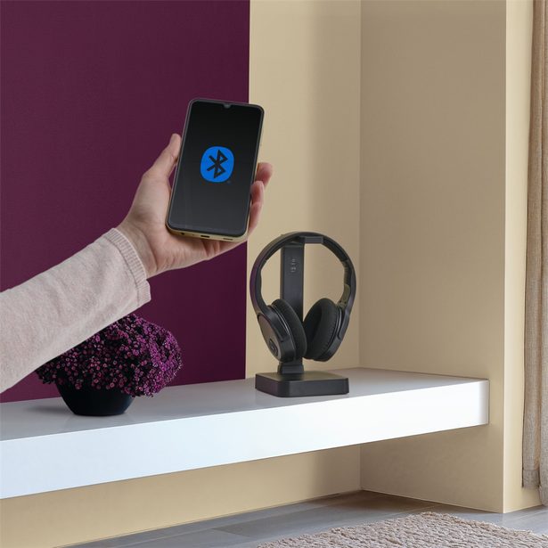 Hama bezdrátová TV sluchátka, nabíjecí základna s 2,4 GHz vysílačem, Bluetooth