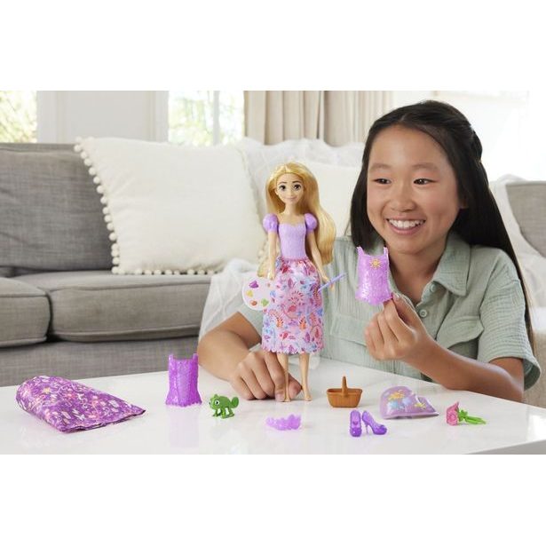 DP PANENKA A POHÁDKOVÉ OBLÉKÁNÍ - LOCIKA